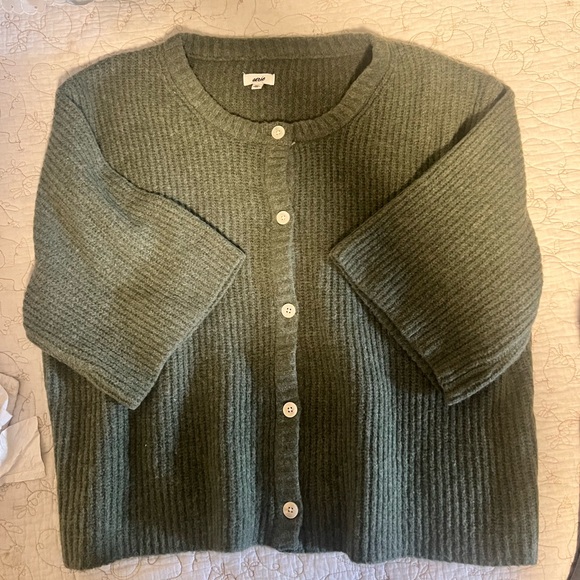 Green Ribbed Button-Up Cardigan - Picture 2 of 2